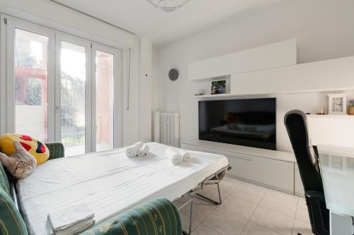 Corvetto M3 - Bright Apt. with balcony!, Milan (photo 7)