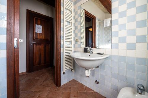 CONVINO – Castiglione Falletto, NY