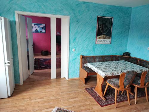 Létesítmények, La Paula für Monteure (La Paula fur Monteure) in Altenmedingen