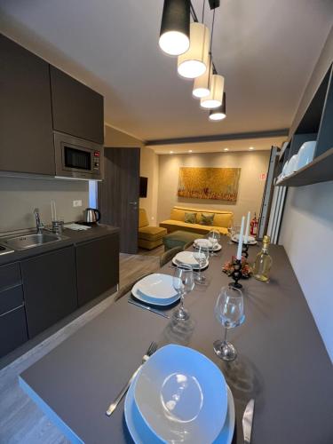 Blue Moon - Via Parigi Apartments - image 5