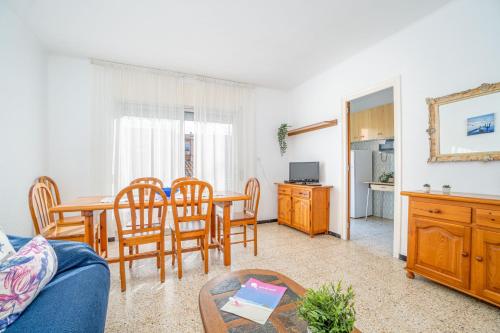 Basic Comfort Apartment Poeta Marquina 1º 2025