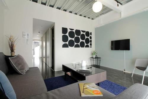 b hotel Komachi - Spacious Stay with Free BREAKFAST, Hirošima