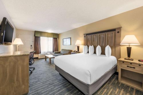 Best Western Americana Inn - image 7