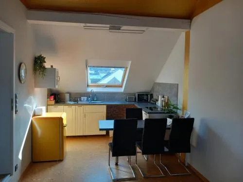 Ferienwohnung im roten Haus, die Therme ist fußläufig in 350m zu erreichen in Bad Ems, Deutschland