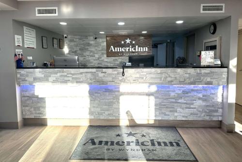 AmericInn by Wyndham Reedsburg