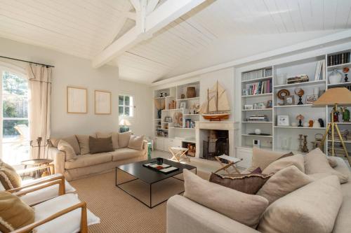 Sublime maison d'architecte pour famille nombreuse in Les Portes-en-Re