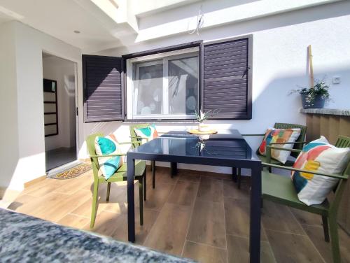 One-Bedroom Apartment image 1