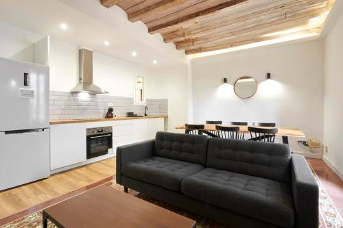 Comfortable apartment next to Apolo theater, Barcelona