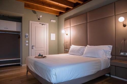 Le Greghe Suites Room Type - Deluxe Double Room