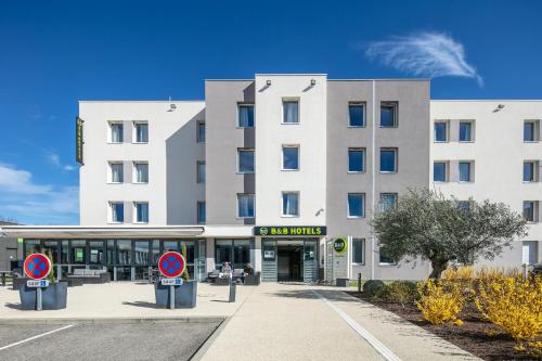 B&B HOTEL Lyon Aéroport Saint-Quentin-Fallavier - Hotel