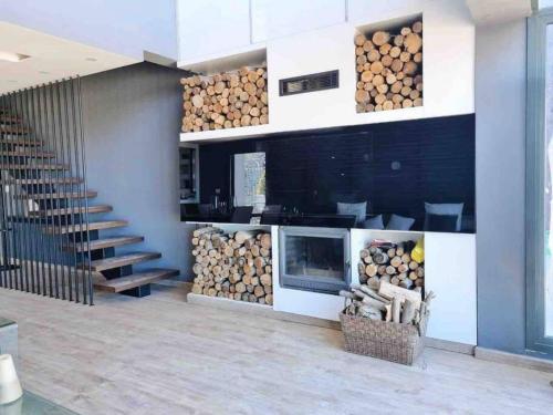 Modern 2BR Duplex in Кфардебіан