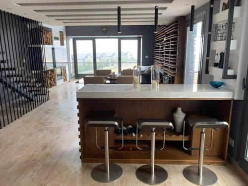 Modern 2BR Duplex in Кфардебіан