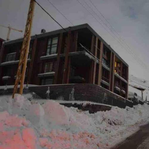 Modern 2BR Duplex in Kfardebian