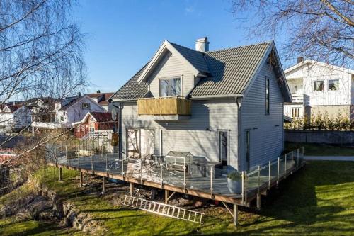Flott moderne hus langs elven! in Fredrikstad