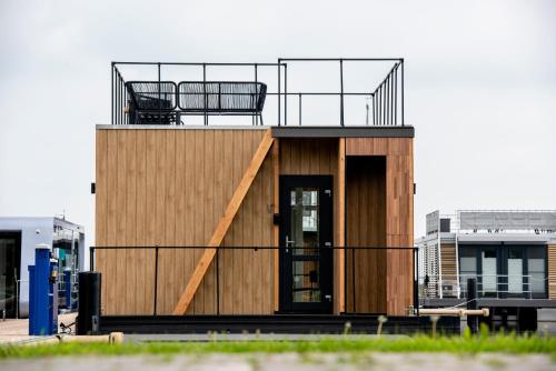 Houseboat 'RiggelBrug Sneekermeer' - Paviljoenwei 4 - Sneek (Offingawier)