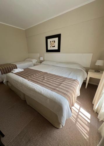 1 double bed, 1 twin bed