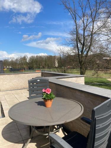 Erkély/terasz, City Zen Apartment Enschede !Free Private Parking in Buurtschap Twekkelo