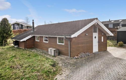 Beautiful Home In Rude With Kitchen