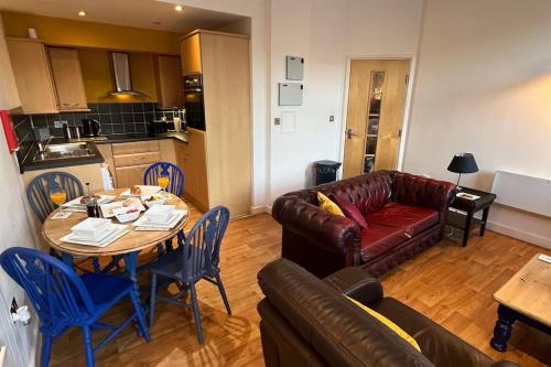 Millside Lodge - Easy walk to Shops, Attractions,