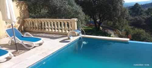 Villa avec vue in Sainte-Tulle