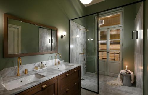 Grandiose Athens Apartment | 1 Bedroom Suite | Apartment Weisslogia | Athinaidos - image 5