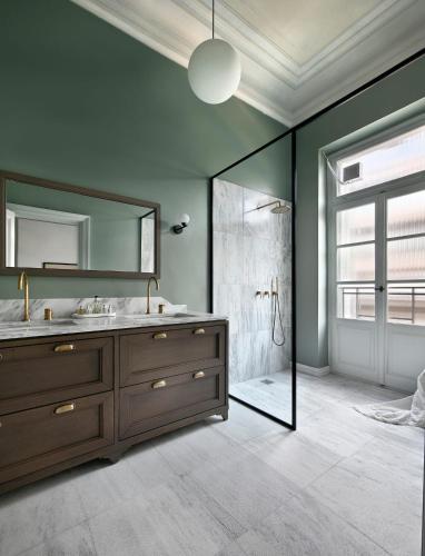 Grandiose Athens Apartment | 1 Bedroom Suite | Apartment Weisslogia | Athinaidos - image 9