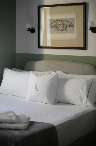 Grandiose Athens Apartment | 1 Bedroom Suite | Apartment Weisslogia | Athinaidos - image 2