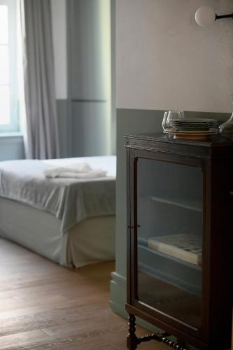 Grandiose Athens Apartment | 1 Bedroom Suite | Apartment Weisslogia | Athinaidos - image 10