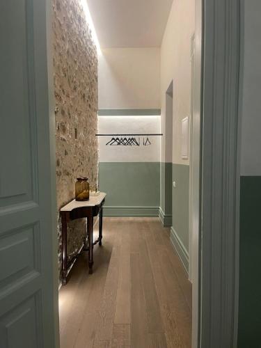 Charming Athens Apartment | 1 Bedroom Suite | Apartment Grandeeney | Athinaidos - image 9