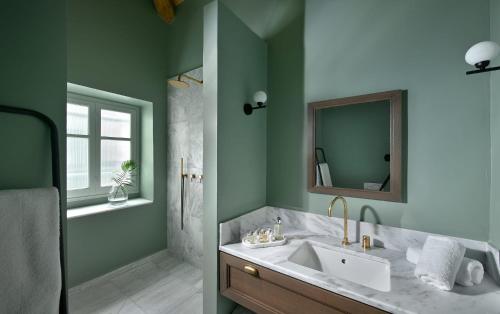 Charming Athens Apartment | 1 Bedroom Suite | Apartment Grandeeney | Athinaidos - image 5