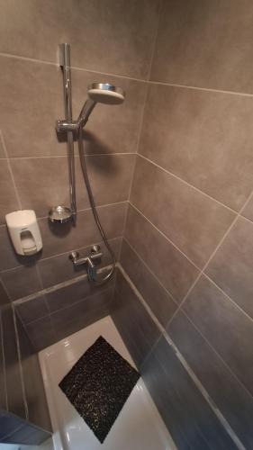 Single Room image 10