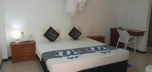 Budget Double Room image 3
