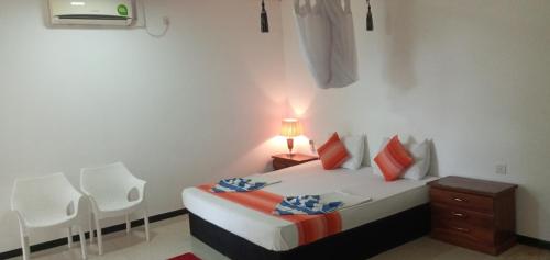 Deluxe Family Room image 10