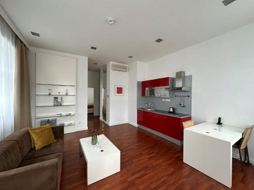 Mamaison Residence Sulekova - main image