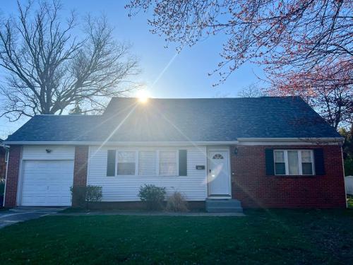 Renovated 3 BR Ewing Home -Quiet