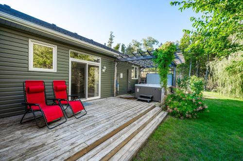 Létesítmények, Craftsman Cottage With Hot Tub Near Beach in Red Bay (ON)