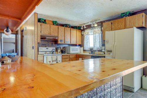 Charming Elk Mountain Home Hunt, Hike and Fish! in Elk Mountain (WY)