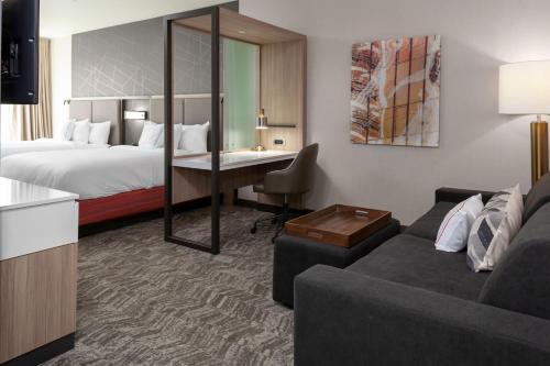 King Suite with Trundle Bed
