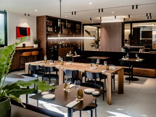 THE FLAG HOTEL Marbella, Estepona Adult Recommended