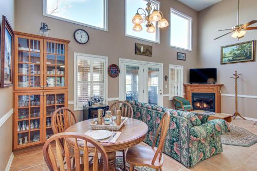 8 Mi to Lake Lure! Mtn-View Gem w/ Furnished Deck in Green Hill