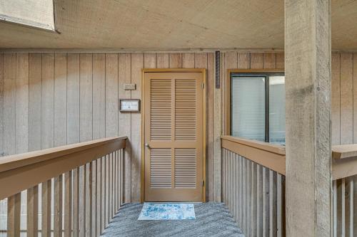 Chic Condo with Balcony and Pool - Walk to Beach! - image 10