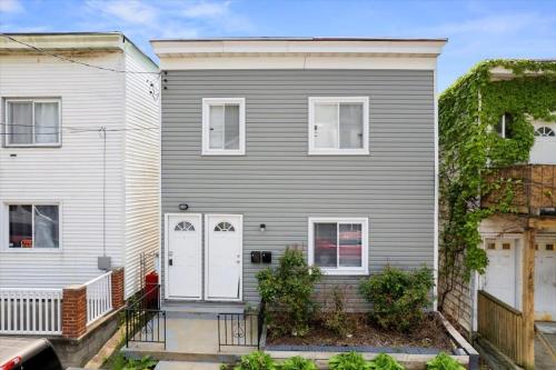 Great Two Bedroom w off Street Parking to Explore the City Close to Downtown Airport Ballparks thumb 2