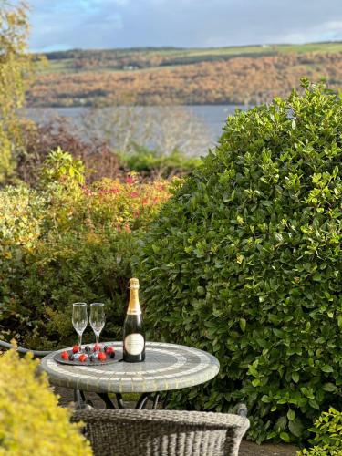 540343940 Loch Ness Lodge