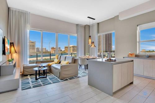 5 * AMENITIES Luxury 3 BR - PANORAMIC VIEWS - image 14