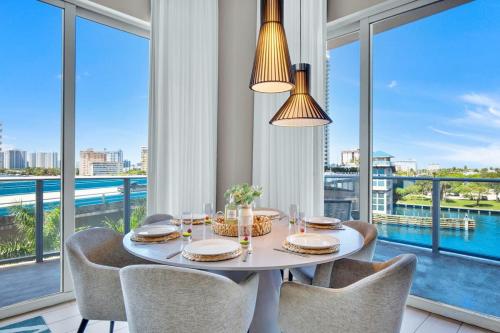 5 * AMENITIES Luxury 3 BR - PANORAMIC VIEWS - image 6