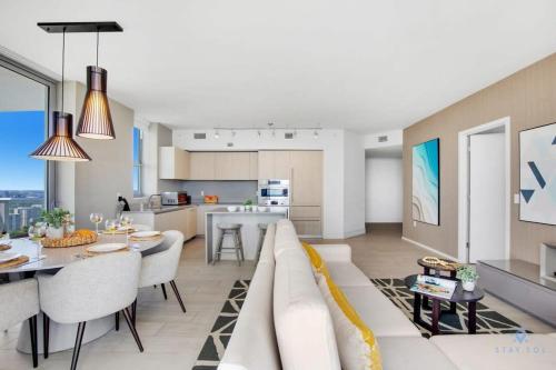 5 stars AMENITIES Luxury 3 BR-Stunning VIEW & 27th Floor - image 14