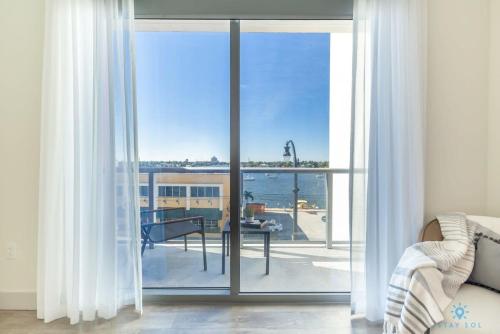 Front Bay View, Enjoy Sunsets, Amazing Pool