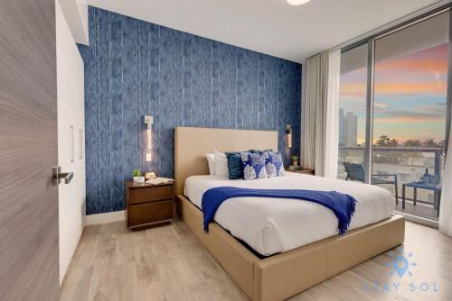 Exclusive Apartment - Rooftop Pool - Hollywood Beach in Hollywood, USA