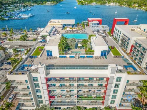 Near Beach| Rooftop Pool| Hot Tub|Broad–walk