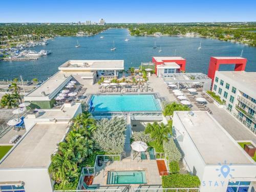 Near Beach| Rooftop Pool| Hot Tub|Broad–walk